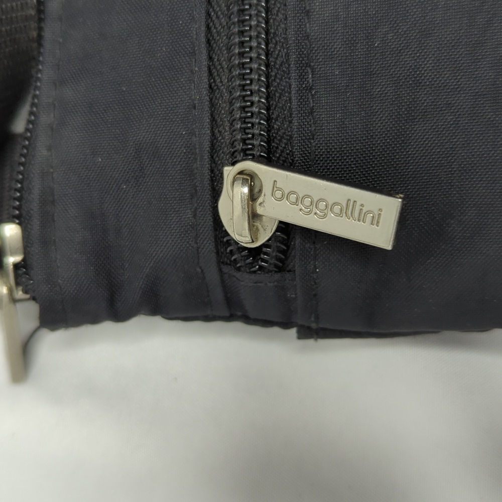 Baggallini Small Crossbody Bag - Picture 4 of 12